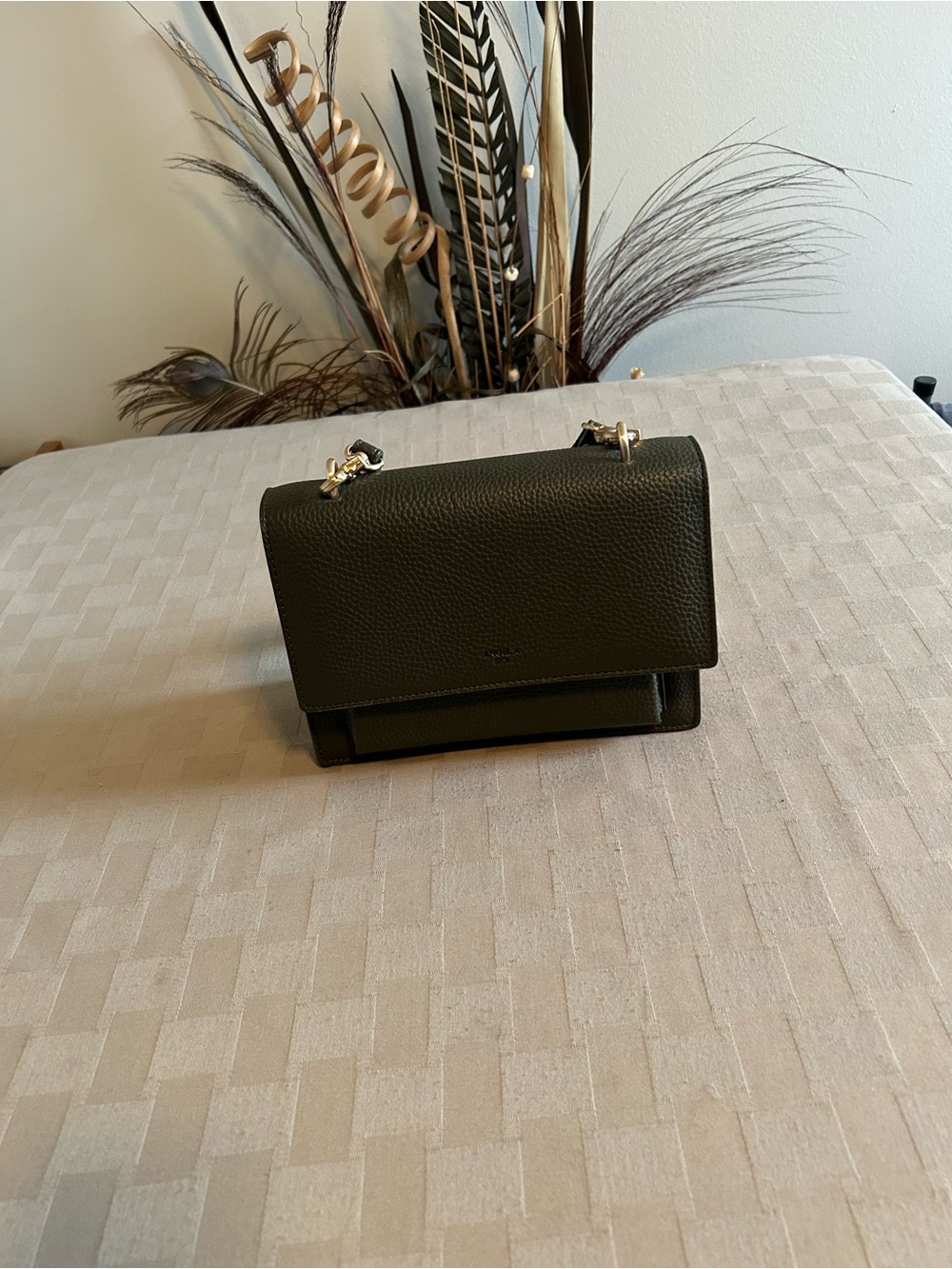 Angela Roi Eloise Peebled Leather Satchel In Deep Olive - Picture 7 of 15